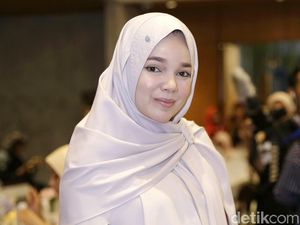 Terpesona dengan Kecantikan Dewi Sandra