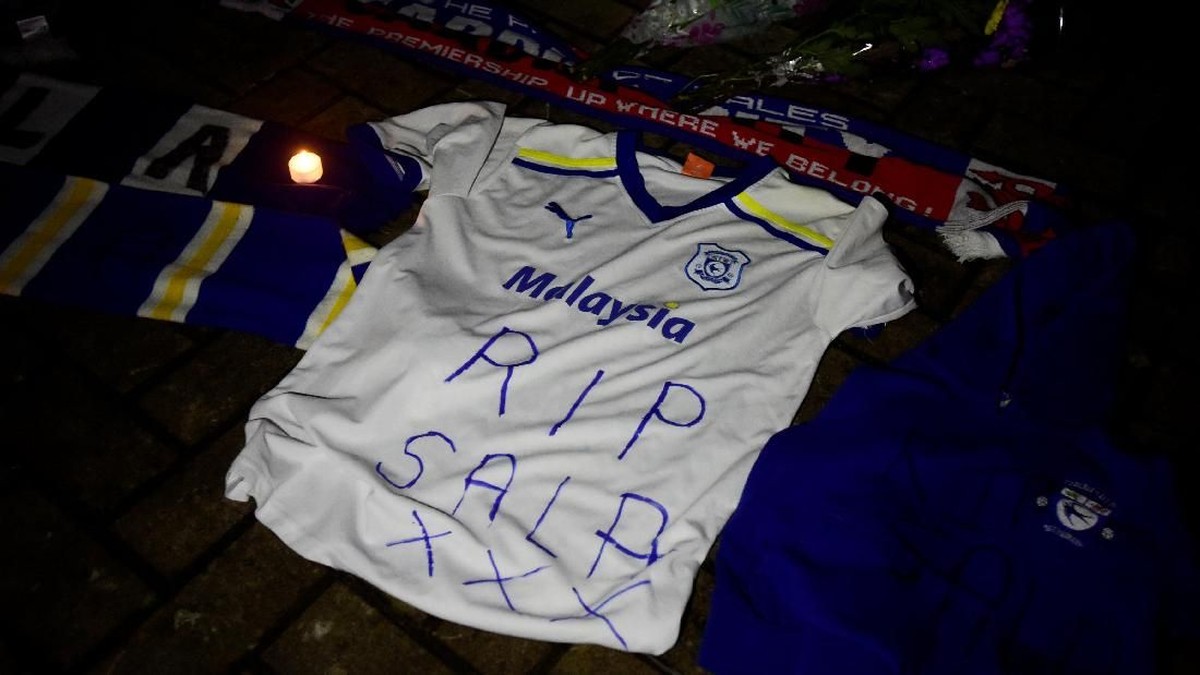 Pencarian pesawat yang ditumpangi Emiliano Sala dihentikan. (Foto: Rebecca Naden/Reuters)