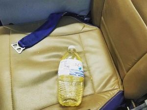Jijik! Traveler Ini Tinggalkan Botol Air Kencing di Pesawat Jijik! Traveler Ini Tinggalkan Botol Air Kencing di Pesawat