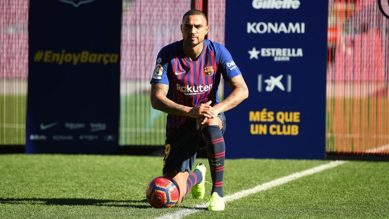 Dengar Ketertarikan Barca, Boateng: Rasanya Ingin Lari ke Barcelona Dengar Ketertarikan Barca, Boateng: Rasanya Ingin Lari ke Barcelona