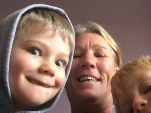 Susui Anaknya 7 Tahun, Ibu di Australia Dilabeli Pedofil oleh Netizen Susui Anaknya 7 Tahun, Ibu di Australia Dilabeli Pedofil oleh Netizen