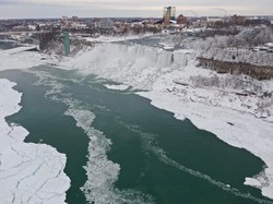 Perairan Samudra Pasifik Membeku, Begini Penampakan Fenomena Langka Ini