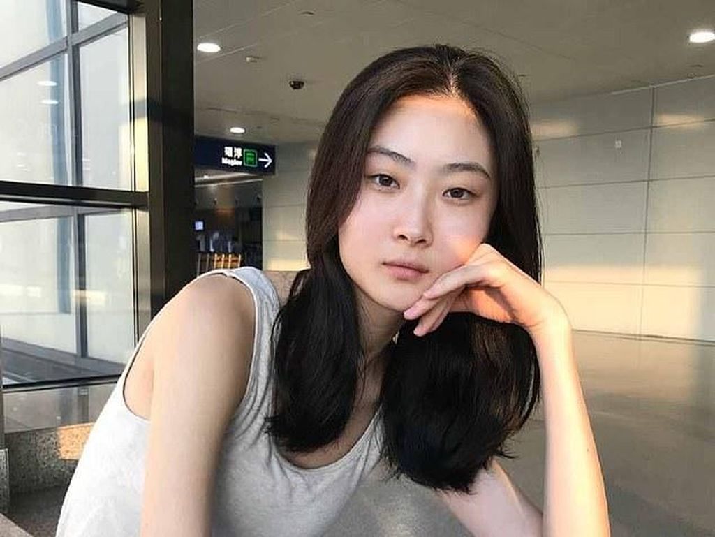 Model Ini Ngaku Kariernya Hancur Setelah Bintangi Iklan Dolce & Gabbana Model Ini Ngaku Kariernya Hancur Setelah Bintangi Iklan Dolce & Gabbana