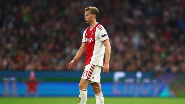 Nike kabarnya urunan bayar gaji Frenkie De Jong di Barcelona (Dean Mouhtaropoulos/Getty Images) Nike kabarnya urunan bayar gaji Frenkie De Jong di Barcelona (Dean Mouhtaropoulos/Getty Images)