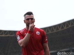 Olok-olok Suporter Newcastle Jets untuk Simic