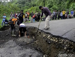 Ambles Sedalam 1 Meter, Jalur Utama Pekalongan-Banjarnegara Putus