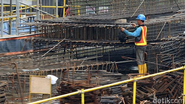 Pemerintah Batasi Baja Impor Masuk RI