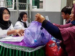 Keren! Berobat di Puskesmas di Kendari Bisa Bayar dengan Sampah