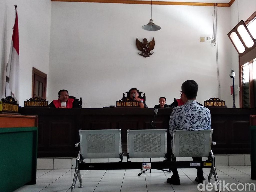 Setnov Minta Dibuatkan Saung di Sukamiskin untuk Tamu DPR Setnov Minta Dibuatkan Saung di Sukamiskin untuk Tamu DPR