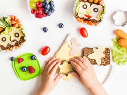 Agar Tak Bosan, Sajikan Makanan Anak dengan 5 Trik Ini