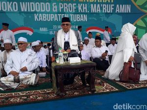 Maruf Amin Hadiri Deklarasi Tim Pendarat di Tuban Maruf Amin Hadiri Deklarasi Tim Pendarat di Tuban