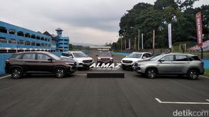 Intip Interior Wuling Almaz Yuk!