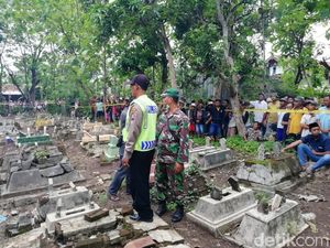 Kematian Dianggap Ganjil, Makam Warga Ponorogo Dibongkar