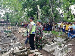 Kematian Dianggap Ganjil, Makam Warga Ponorogo Dibongkar