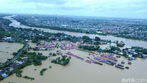 Melihat Sulsel Dikepung Banjir Besar yang Sebabkan 8 Orang Tewas
