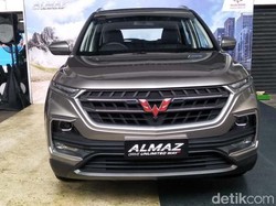 Pakai Mesin 1.500cc Turbo, Ini Lawan Wuling Almaz