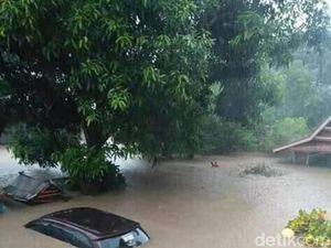 Heli Kirim Bantuan ke Lokasi yang Terisolasi Diterjang Banjir Sulsel
