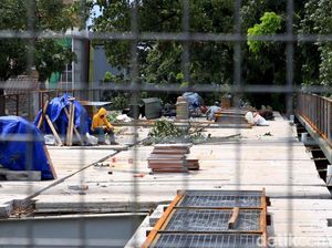 Pembangunan Skywalk Cihampelas Tahap II Kembali Molor Gegara COVID-19 Pembangunan Skywalk Cihampelas Tahap II Kembali Molor Gegara COVID-19