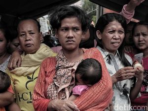 Pilu Pengungsi Korban Kebakaran di Tomang Pilu Pengungsi Korban Kebakaran di Tomang