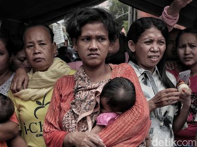 Pilu Pengungsi Korban Kebakaran di Tomang