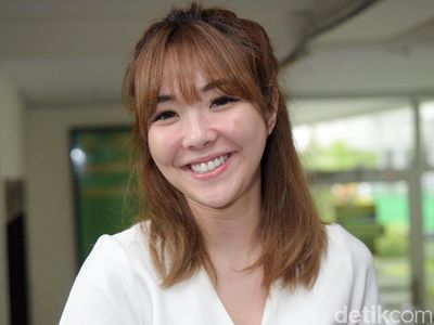 Senyum Gisel saat Dapatkan Hak Asuh Gempita Usai Resmi Cerai