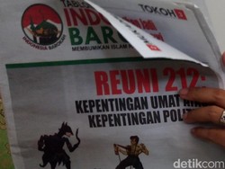 Seratusan Amplop Tabloid Indonesia Barokah Disebar di Indramayu