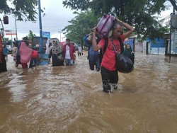 Peringatan Dini Cuaca Ekstrem Sulsel Diperpanjang hingga 21 Desember, 20 Daerah Waspada Hujan Lebat, Banjir-Longsor