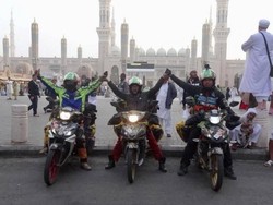 Tempuh 14.000 Km, Geng Ini Berangkat Umrah Pakai Motor Bebek