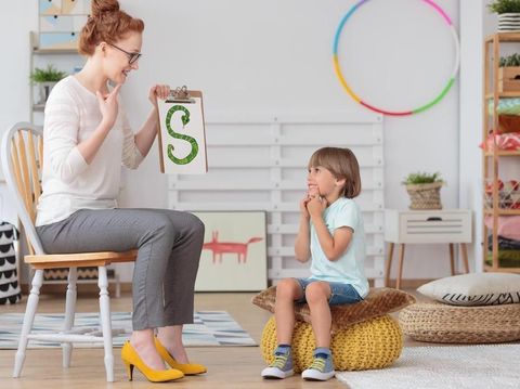 Bunda Perlu Tahu, 4 Kunci Penting Agar Si Kecil Cepat Bicara