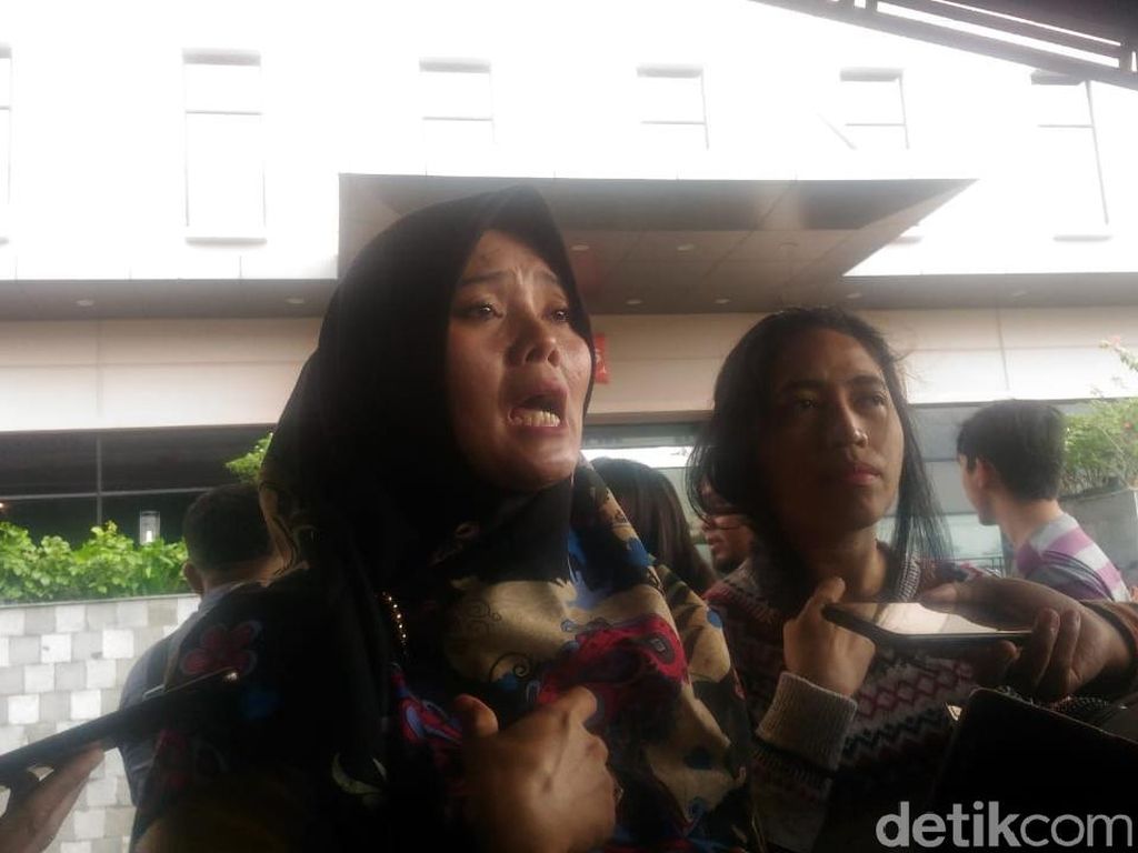 Keluarga Korban Lion Air PK-LQP Protes Diminta Keluar dari Hotel Keluarga Korban Lion Air PK-LQP Protes Diminta Keluar dari Hotel