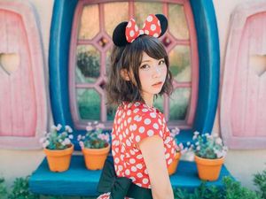Imutnya Cosplayer Nomor 1 Jepang yang Berpenghasilan Hampir Rp 4 Miliar Imutnya Cosplayer Nomor 1 Jepang yang Berpenghasilan Hampir Rp 4 Miliar