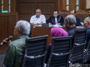 Sidang Lanjutan Korupsi Eks Dirut Jasindo Sidang Lanjutan Korupsi Eks Dirut Jasindo