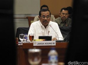 Jaksa Agung Persilakan Baiq Nuril Ajukan Amnesti ke Jokowi Jaksa Agung Persilakan Baiq Nuril Ajukan Amnesti ke Jokowi