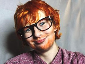 Brilian, Wanita Cantik Sulap Dirinya Jadi Joker hingga Ed Sheeran