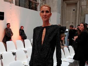 Potret Celine Dion yang Makin Kurus di Pekan Mode Paris