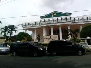 Diskorsing, Wakil Ketua PT Surabaya Masih Ngantor Diskorsing, Wakil Ketua PT Surabaya Masih Ngantor
