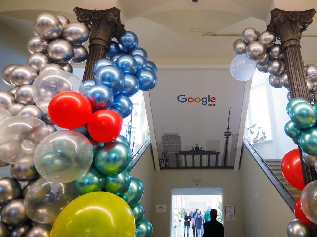 Google Beri Kompensasi Rp 14,7 Juta untuk Pegawai yang WFH Google Beri Kompensasi Rp 14,7 Juta untuk Pegawai yang WFH