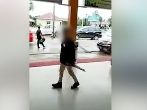 Gara-gara Bagasi, Penumpang di Bandara Ketapang Ngamuk Bawa Sajam