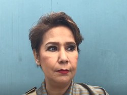 Lama Tak Terlihat, Debby Sahertian Sibuk Fashion Show di Jepang