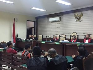 Wali Kota Blitar Nonaktif Samanhudi Divonis 5 Tahun Penjara Wali Kota Blitar Nonaktif Samanhudi Divonis 5 Tahun Penjara
