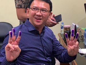 Beda Tafsir Salam 3 Jari Ahok Beda Tafsir Salam 3 Jari Ahok