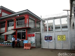 Heboh Isu Jual-Beli Sel Lapas Cipinang Dijawab Tantangan Lapor dari Kumham Heboh Isu Jual-Beli Sel Lapas Cipinang Dijawab Tantangan Lapor dari Kumham