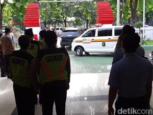 Diperiksa Pengaturan Skor, Vigit Waluyo Dijemput Satgas Mafia Bola Diperiksa Pengaturan Skor, Vigit Waluyo Dijemput Satgas Mafia Bola