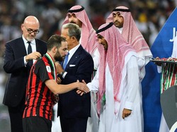 Higuain Gagal karena Milan Tak Selevel dengan Juventus