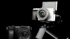 Penampakan Sony A6400, Kamera Mirrorless Buat YouTuber