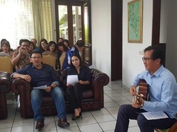 Ciee..Ahok dan Puput Go Public, Nyanyi dan Foto Bareng Keluarga