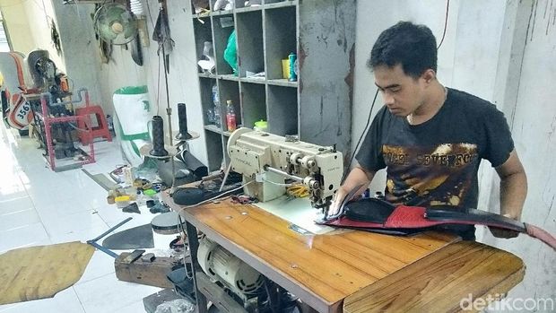 Lucunya Tas Golf Bermotif Batik Kreasi Warga Sidoarjo