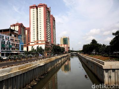 Kondisi Terkini Kali Sunter Pasca Dibetonisasi