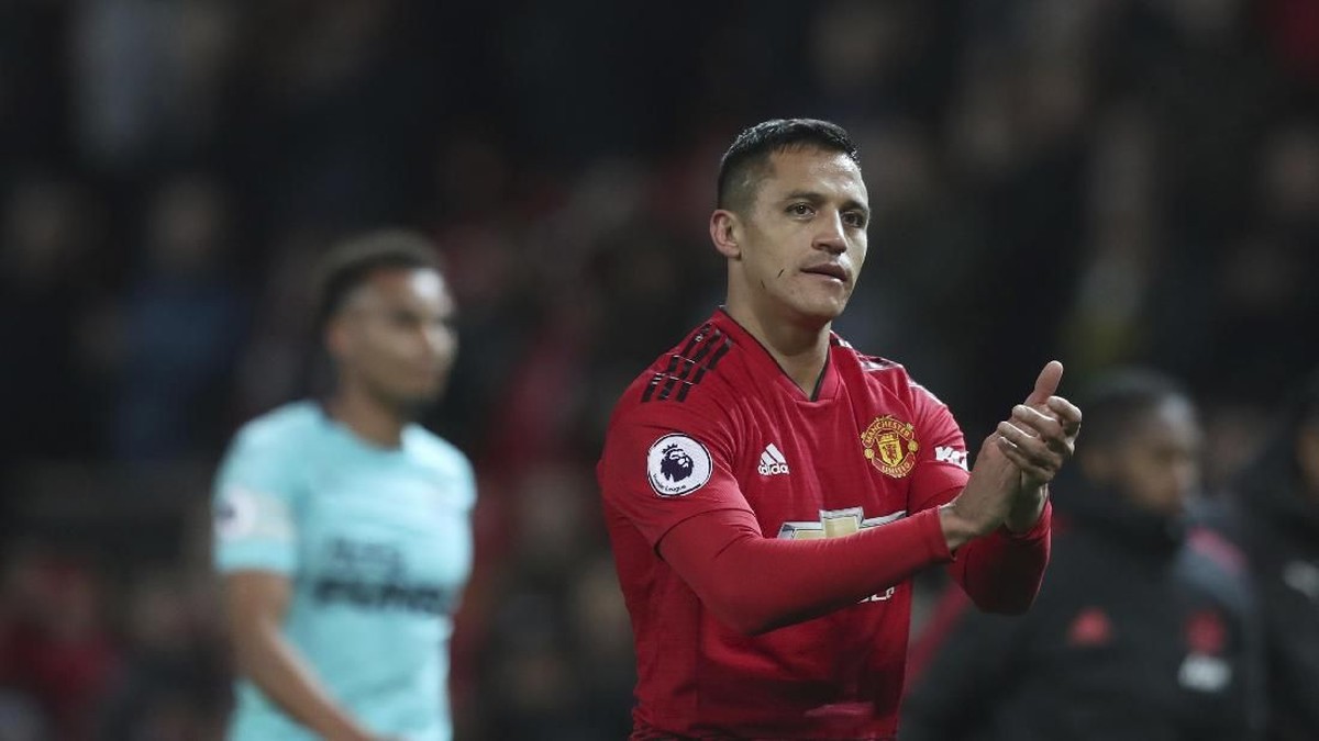 Alexis Sanchez meminta maaf kepada fans Manchester United atas musim yang buruk. (Foto: AP Photo/Jon Super)