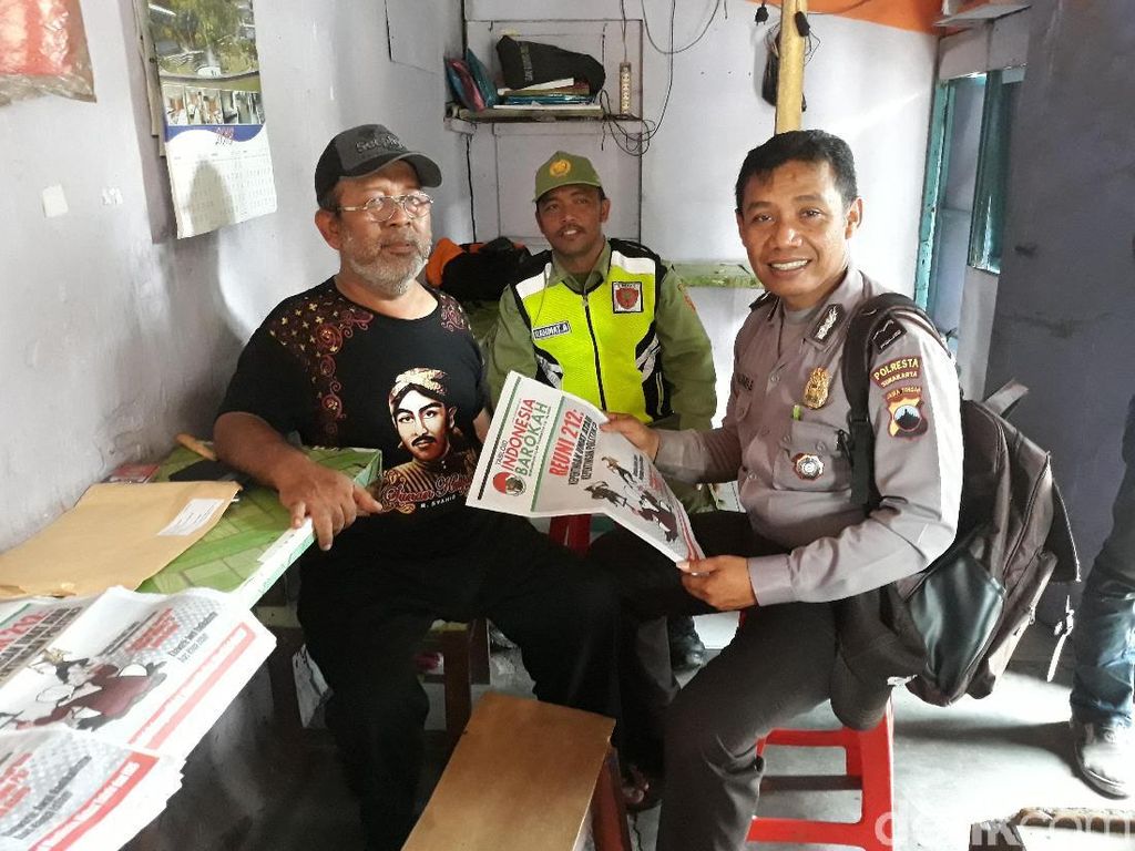 Temukan Tabloid Indonesia Barokah, Takmir Diminta Lapor Bawaslu Solo Temukan Tabloid Indonesia Barokah, Takmir Diminta Lapor Bawaslu Solo
